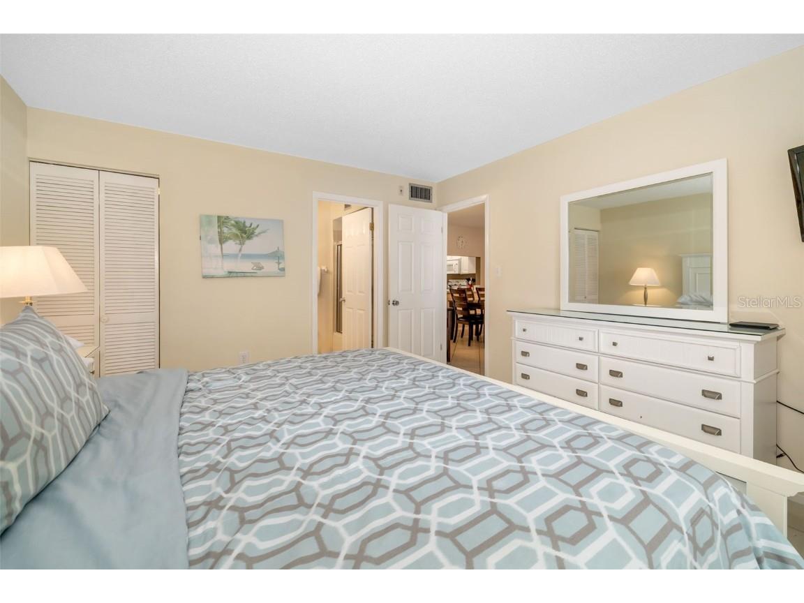 5961 Midnight Pass Road #319 Sarasota FL 34242 - LITTLE SARASOTA BAY & GULF A4659759 image14