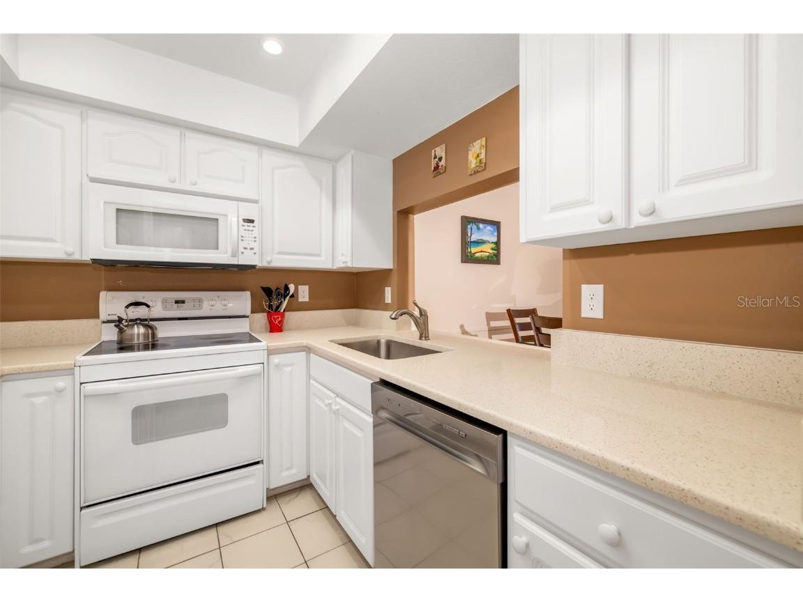 5961 Midnight Pass Road #319 Sarasota FL 34242 - LITTLE SARASOTA BAY & GULF A4659759 image6