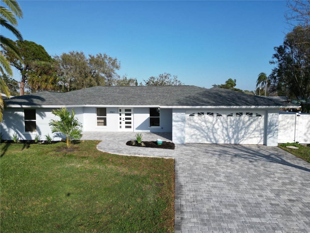 5961 Nutmeg Avenue Sarasota FL 34231 A4561259 image1