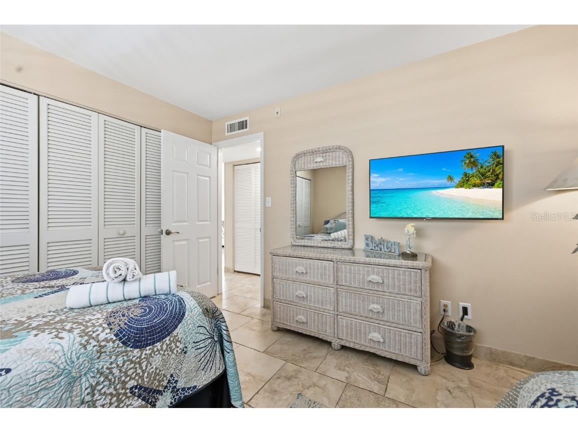 5962 Midnight Pass Road #129 Sarasota FL 34242 A4672593 image15