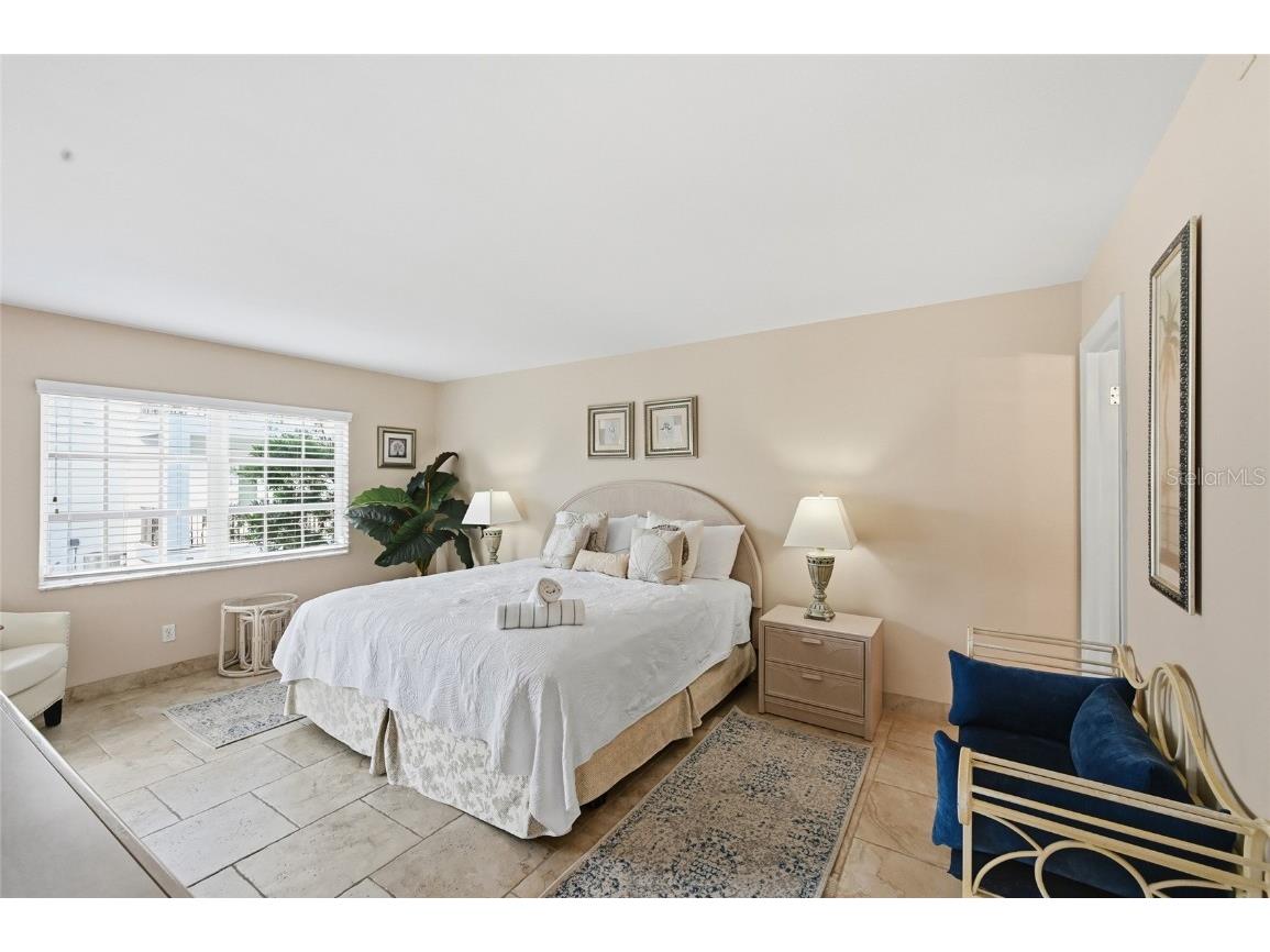 5962 Midnight Pass Road #129 Sarasota FL 34242 A4672593 image17