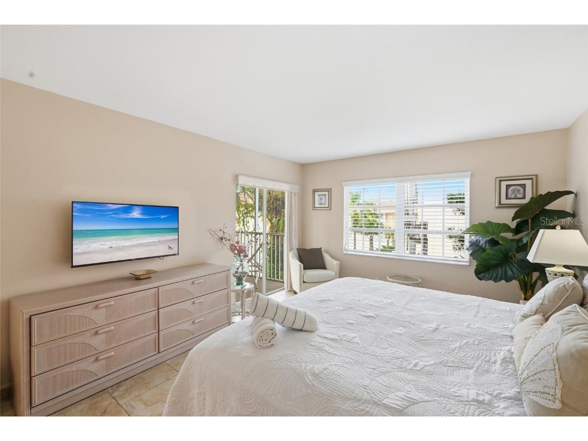 5962 Midnight Pass Road #129 Sarasota FL 34242 A4672593 image18