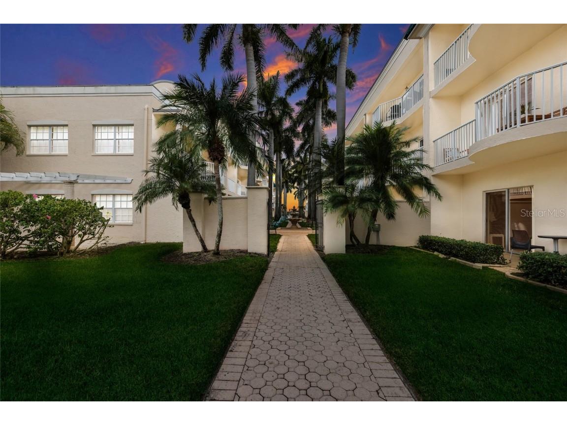 5962 Midnight Pass Road #129 Sarasota FL 34242 A4672593 image28