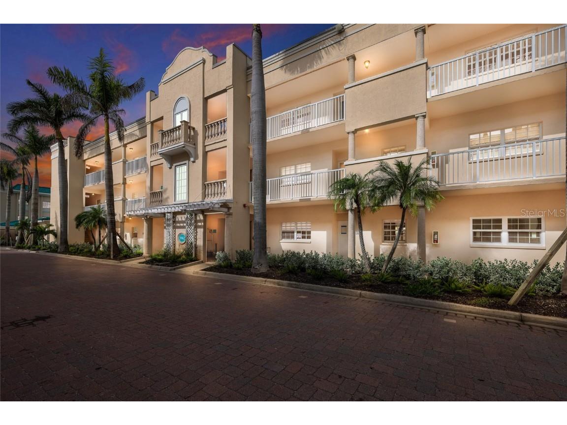 5962 Midnight Pass Road #129 Sarasota FL 34242 A4672593 image32