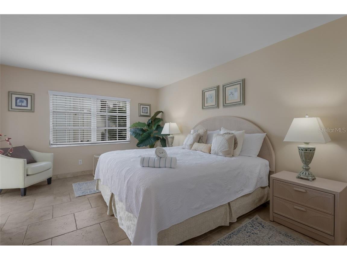 5962 Midnight Pass Road #129 Sarasota FL 34242 A4672593 image40