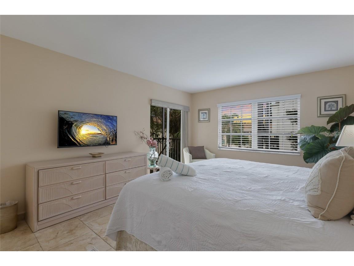 5962 Midnight Pass Road #129 Sarasota FL 34242 A4672593 image41