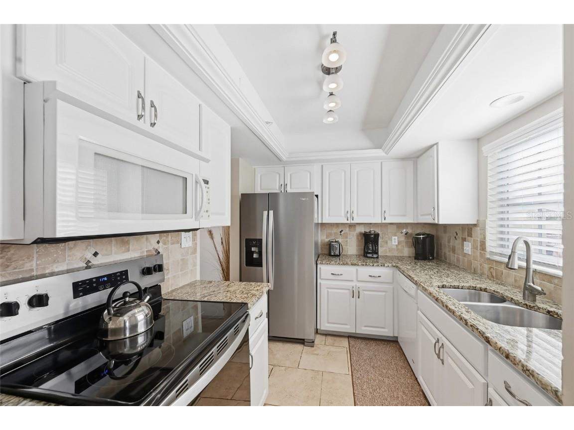 5962 Midnight Pass Road #129 Sarasota FL 34242 A4672593 image9