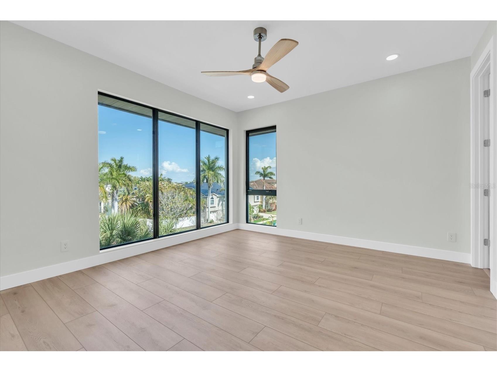 5966 Bayview Circle S Gulfport FL 33707 TB8440541 image36