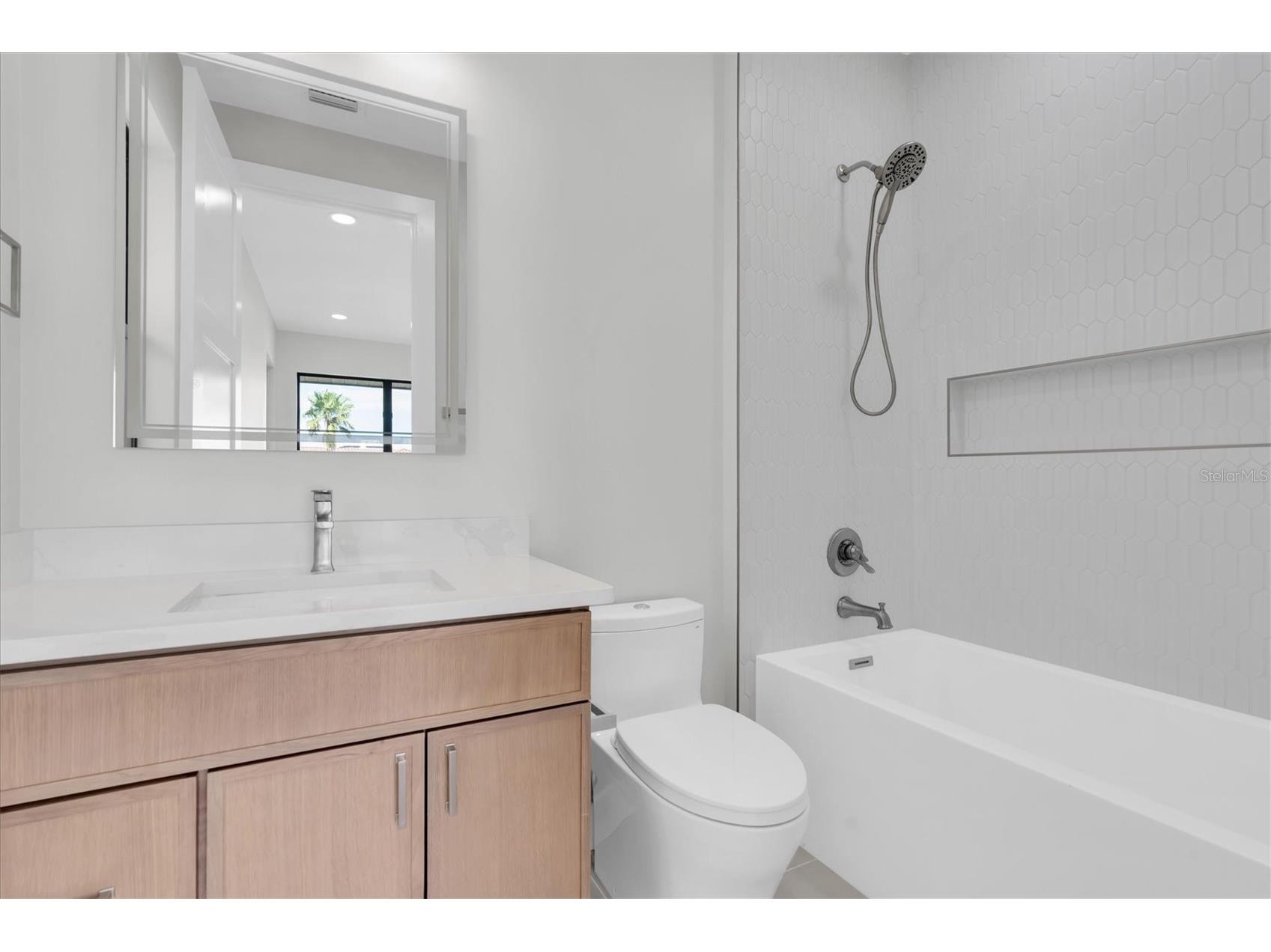 5966 Bayview Circle S Gulfport FL 33707 TB8440541 image38