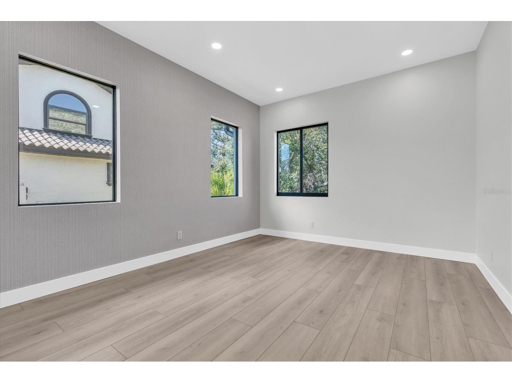 5966 Bayview Circle S Gulfport FL 33707 TB8440541 image45