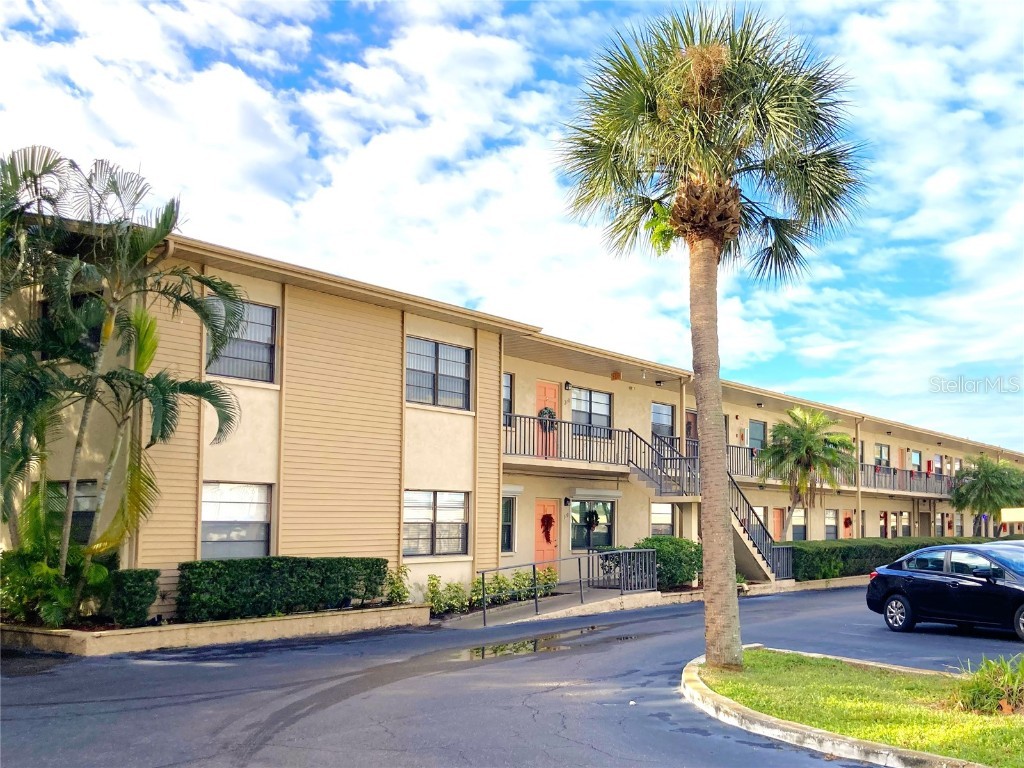 5967 Terrace Park Drive N #201 Saint Petersburg FL 33709 U8185772 image1