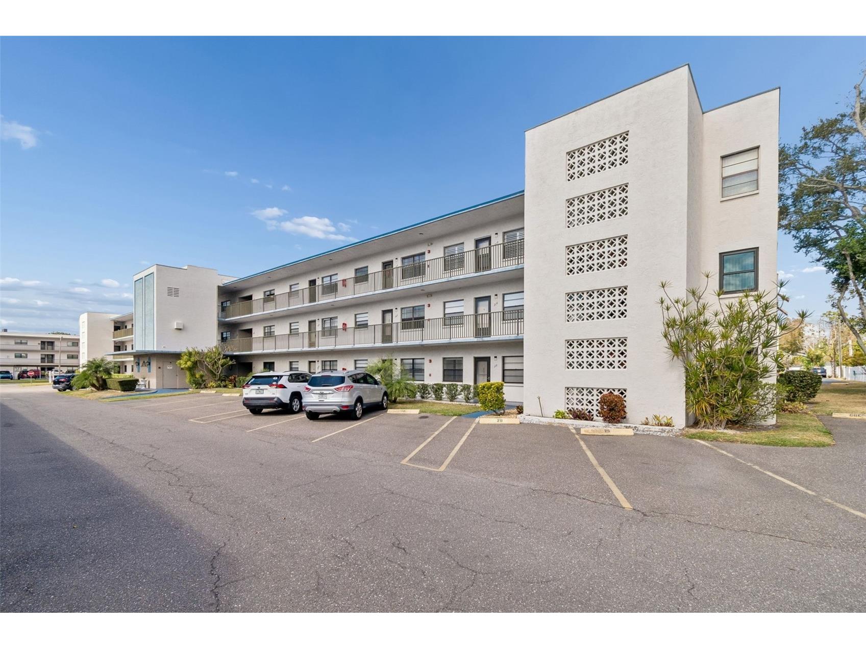 5969 Terrace Park Drive N #307 Saint Petersburg FL 33709 TB8477408 image2