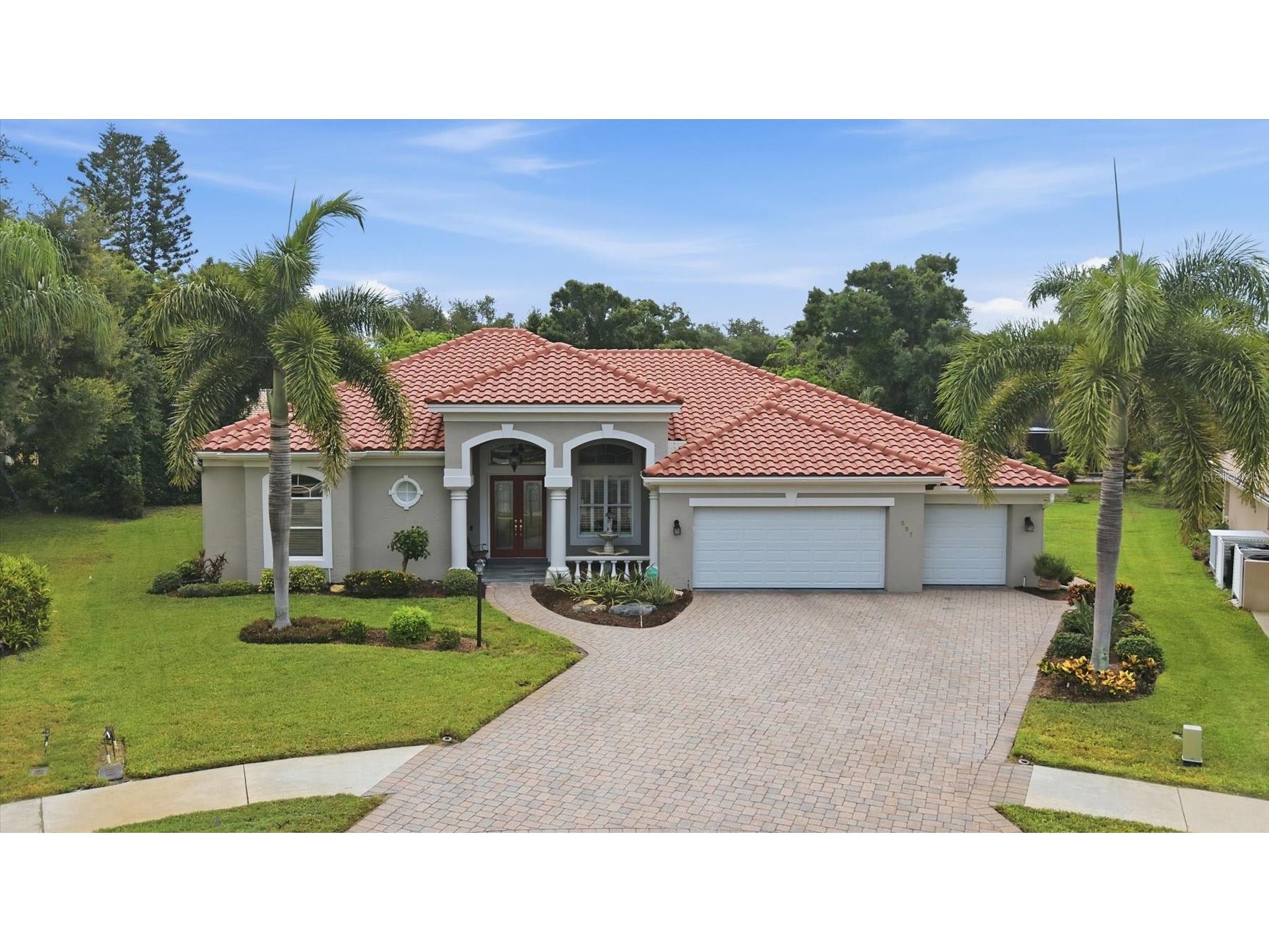 597 Aston Woods Court Venice FL 34293 N6144657 image1