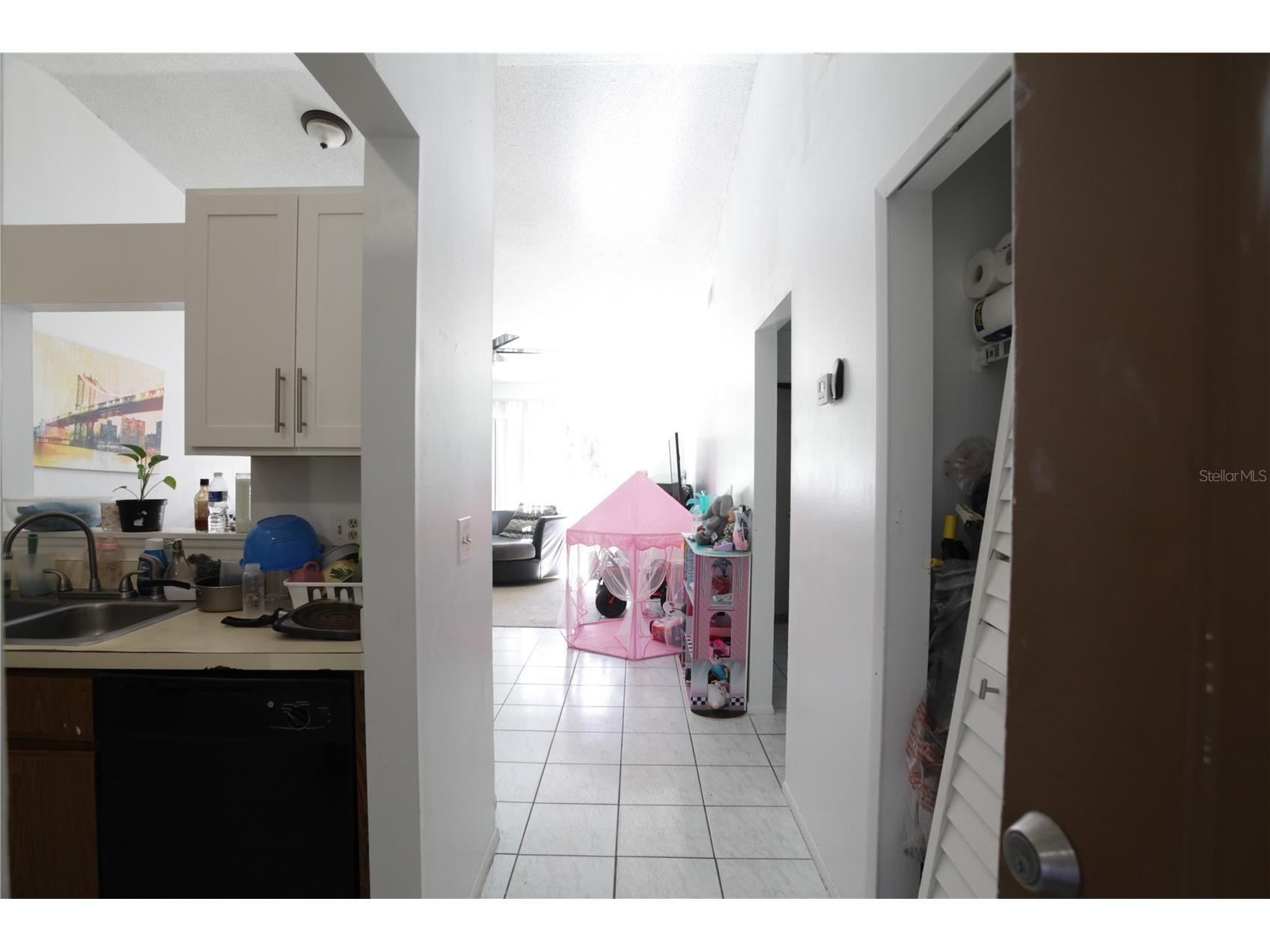 597 Bablonica Drive Orlando FL 32807 O6396874 image8