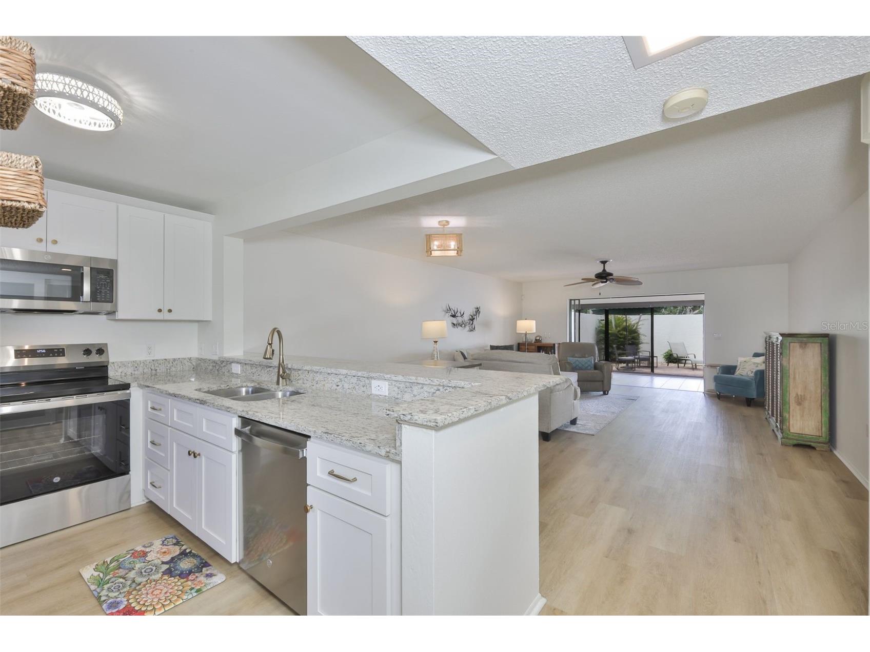 597 Lakeside Drive #597 Bradenton FL 34210 A4684388 image3