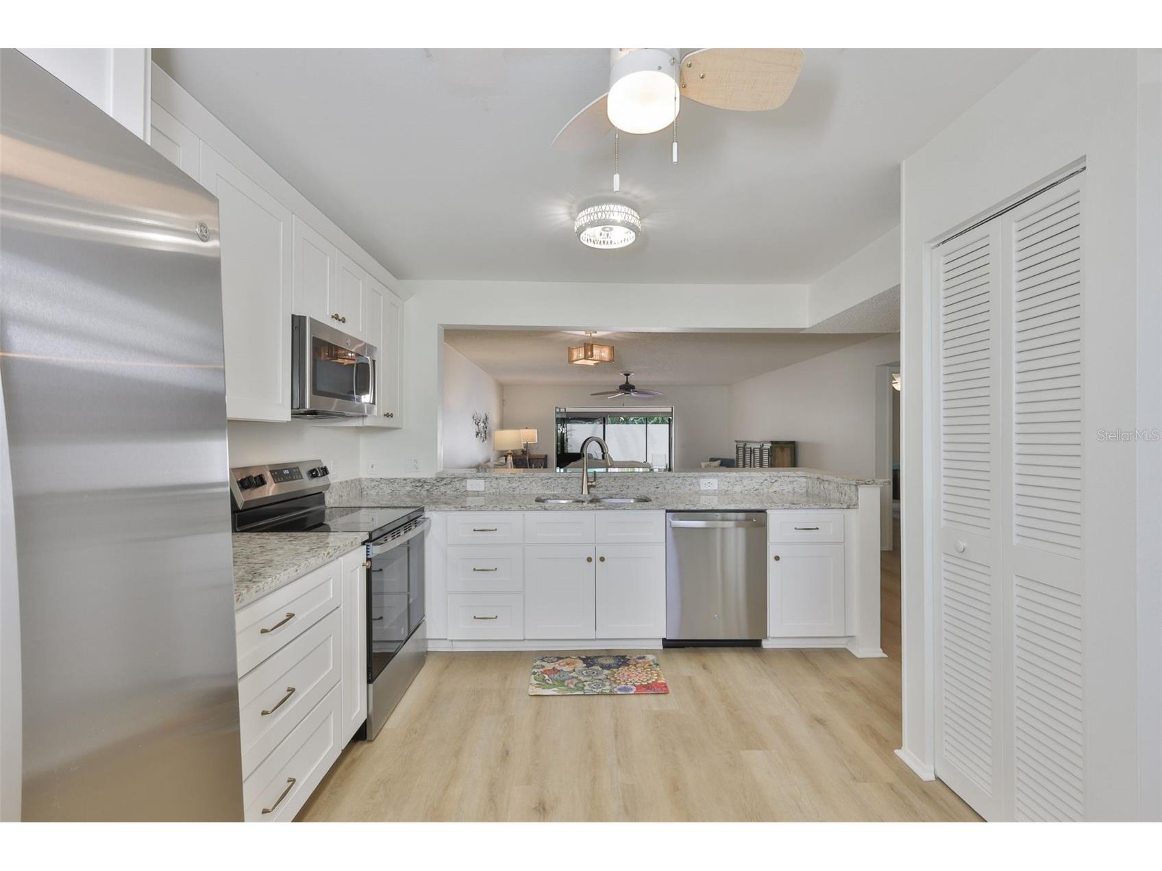597 Lakeside Drive #597 Bradenton FL 34210 A4684388 image6