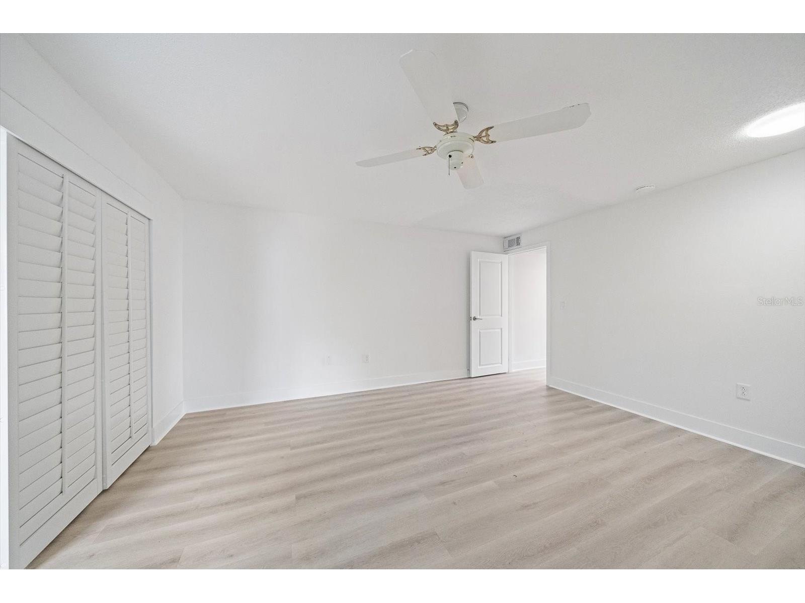 597 Spanish Drive N #12 Longboat Key FL 34228 A4690602 image15