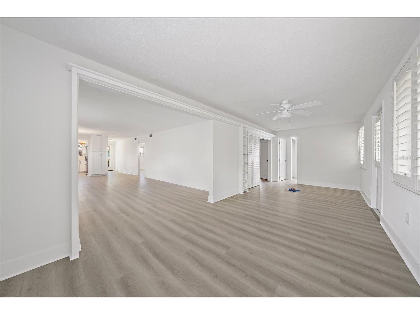 597 Spanish Drive N #12 Longboat Key FL 34228 A4690602 image22