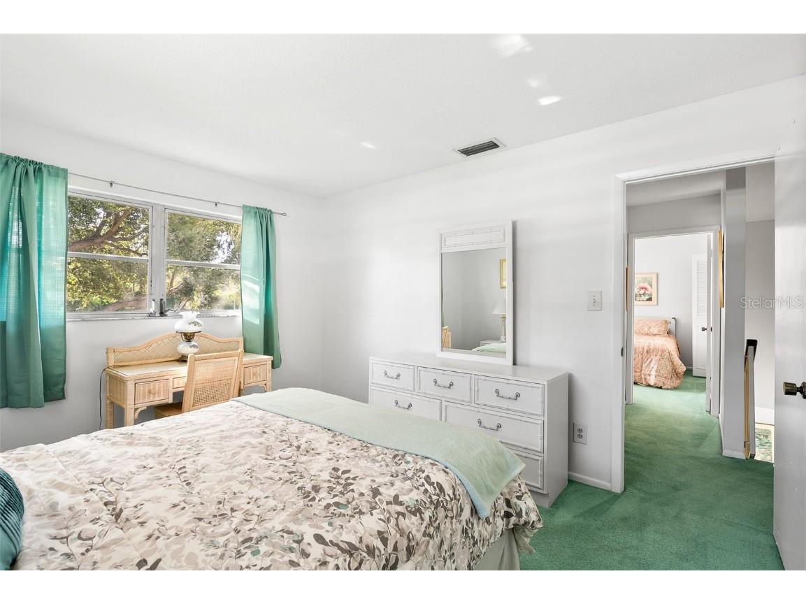 597 Sutton Place Longboat Key FL 34228 - SARASOTA BAY GULF OF MEXICO A4669989 image19