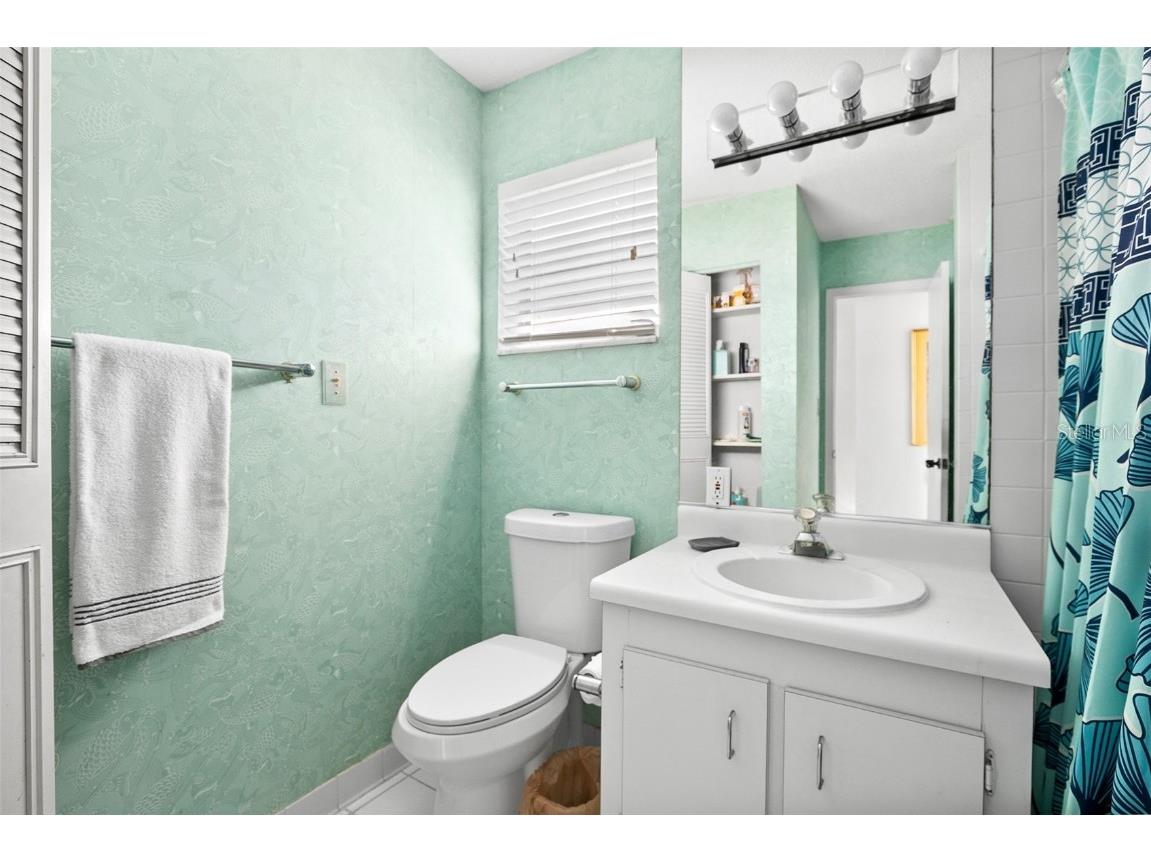 597 Sutton Place Longboat Key FL 34228 - SARASOTA BAY GULF OF MEXICO A4669989 image22