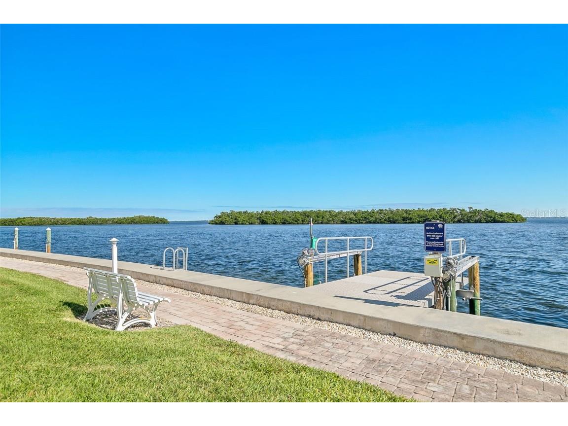 597 Sutton Place Longboat Key FL 34228 - SARASOTA BAY GULF OF MEXICO A4669989 image24