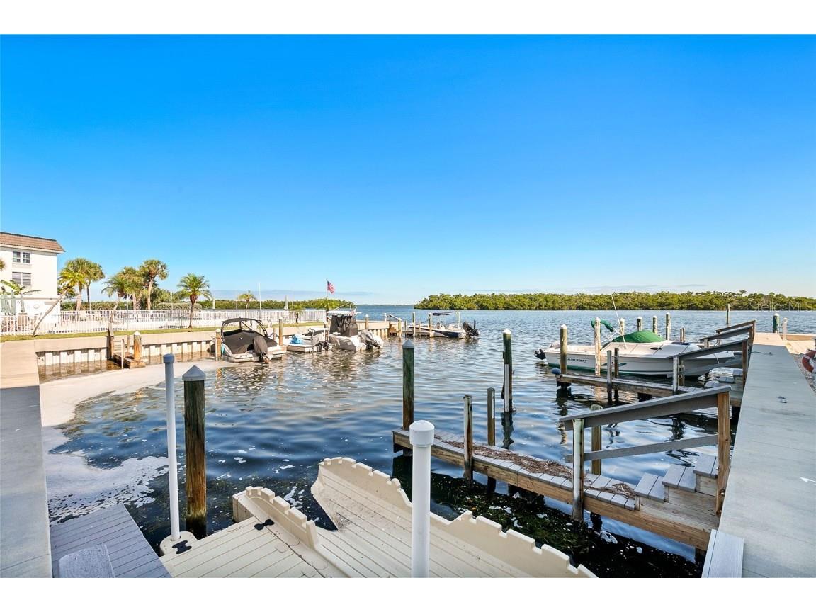 597 Sutton Place Longboat Key FL 34228 - SARASOTA BAY GULF OF MEXICO A4669989 image25