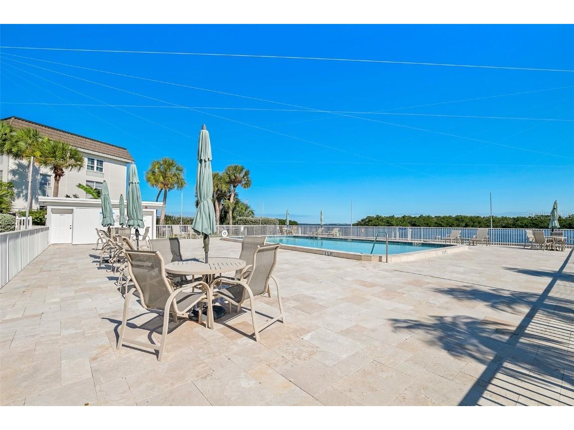 597 Sutton Place Longboat Key FL 34228 - SARASOTA BAY GULF OF MEXICO A4669989 image29