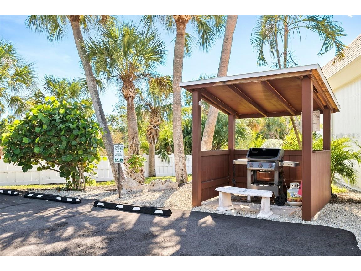 597 Sutton Place Longboat Key FL 34228 - SARASOTA BAY GULF OF MEXICO A4669989 image32