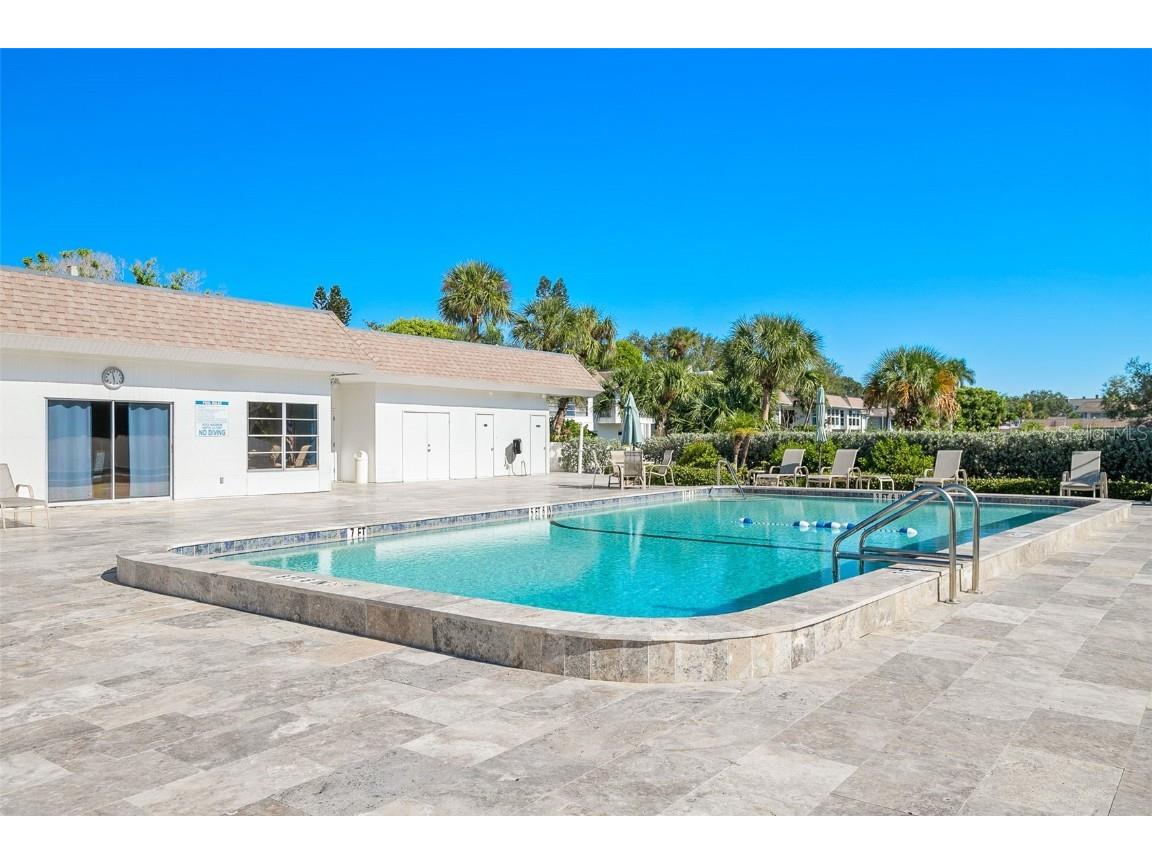 597 Sutton Place Longboat Key FL 34228 - SARASOTA BAY GULF OF MEXICO A4669989 image34