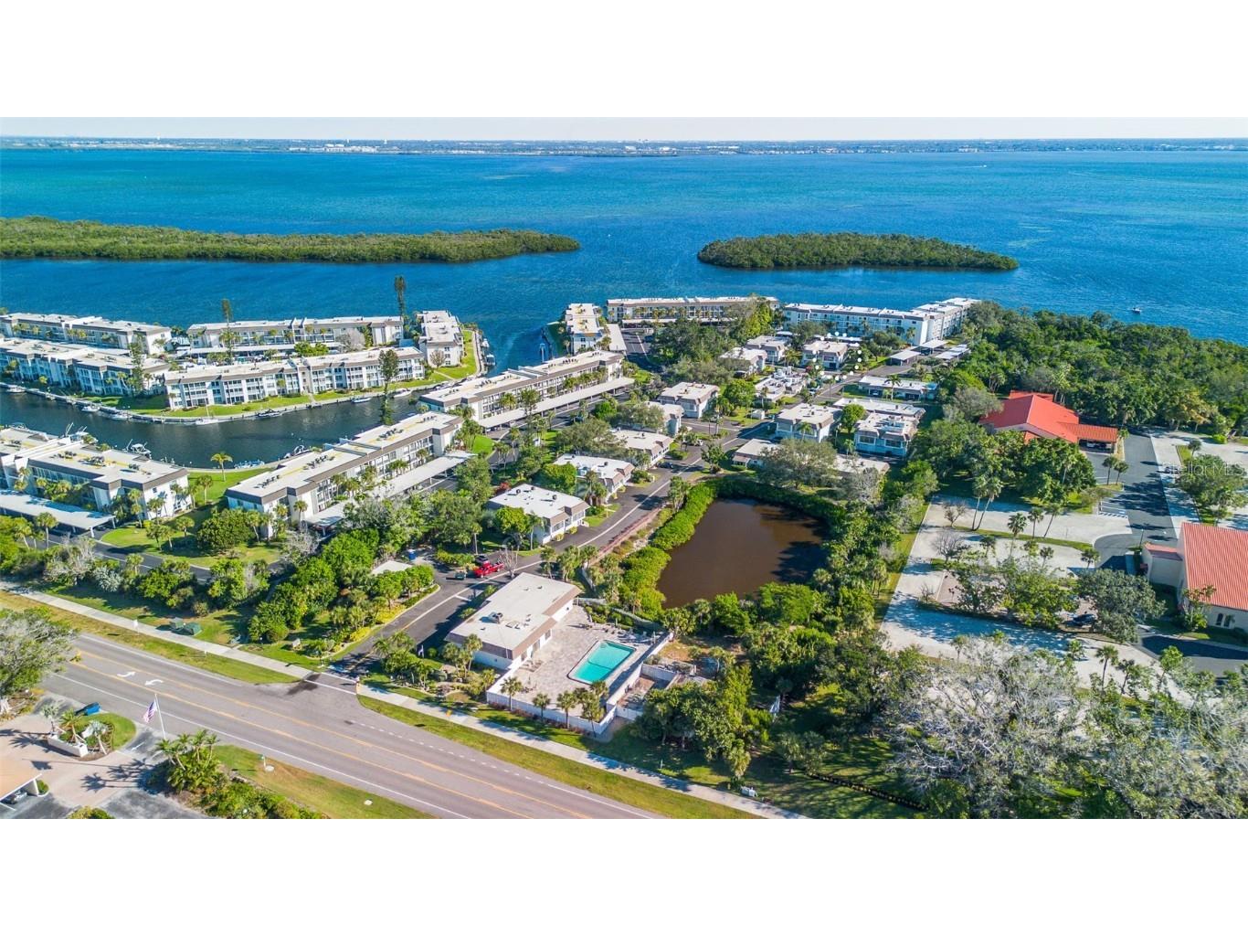 597 Sutton Place Longboat Key FL 34228 - SARASOTA BAY GULF OF MEXICO A4669989 image46