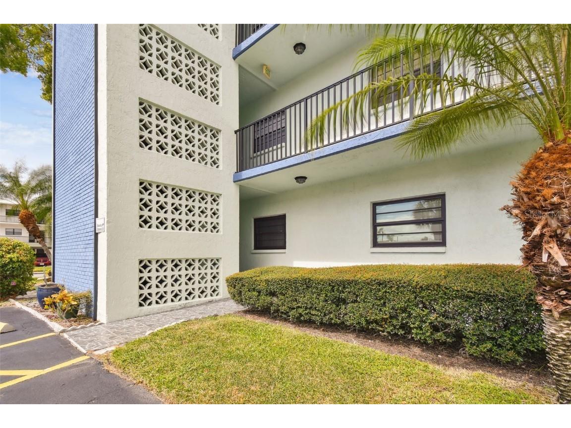 5973 Terrace Park Drive N #101 Saint Petersburg FL 33709 U8218724 image1