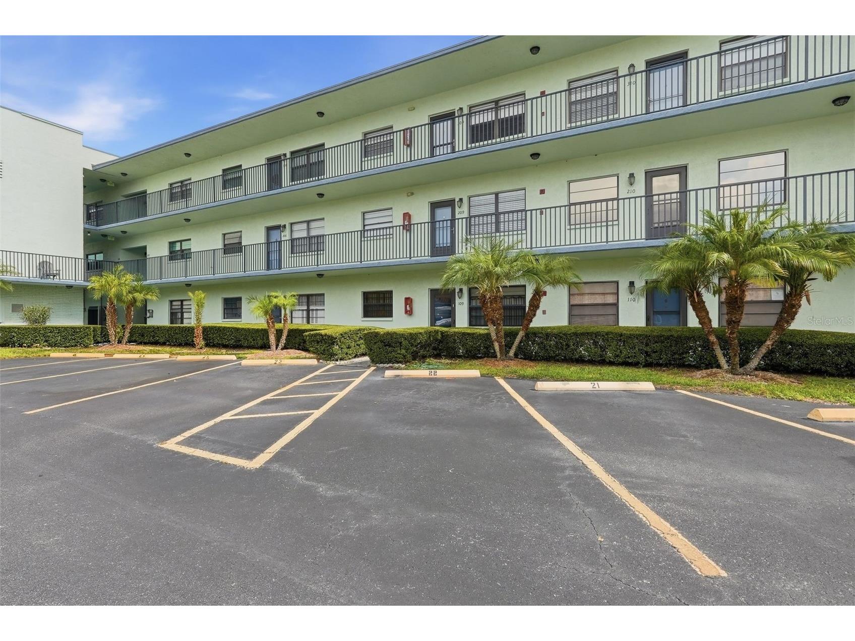 5973 Terrace Park Drive N #109 Saint Petersburg FL 33709 TB8527082 image1