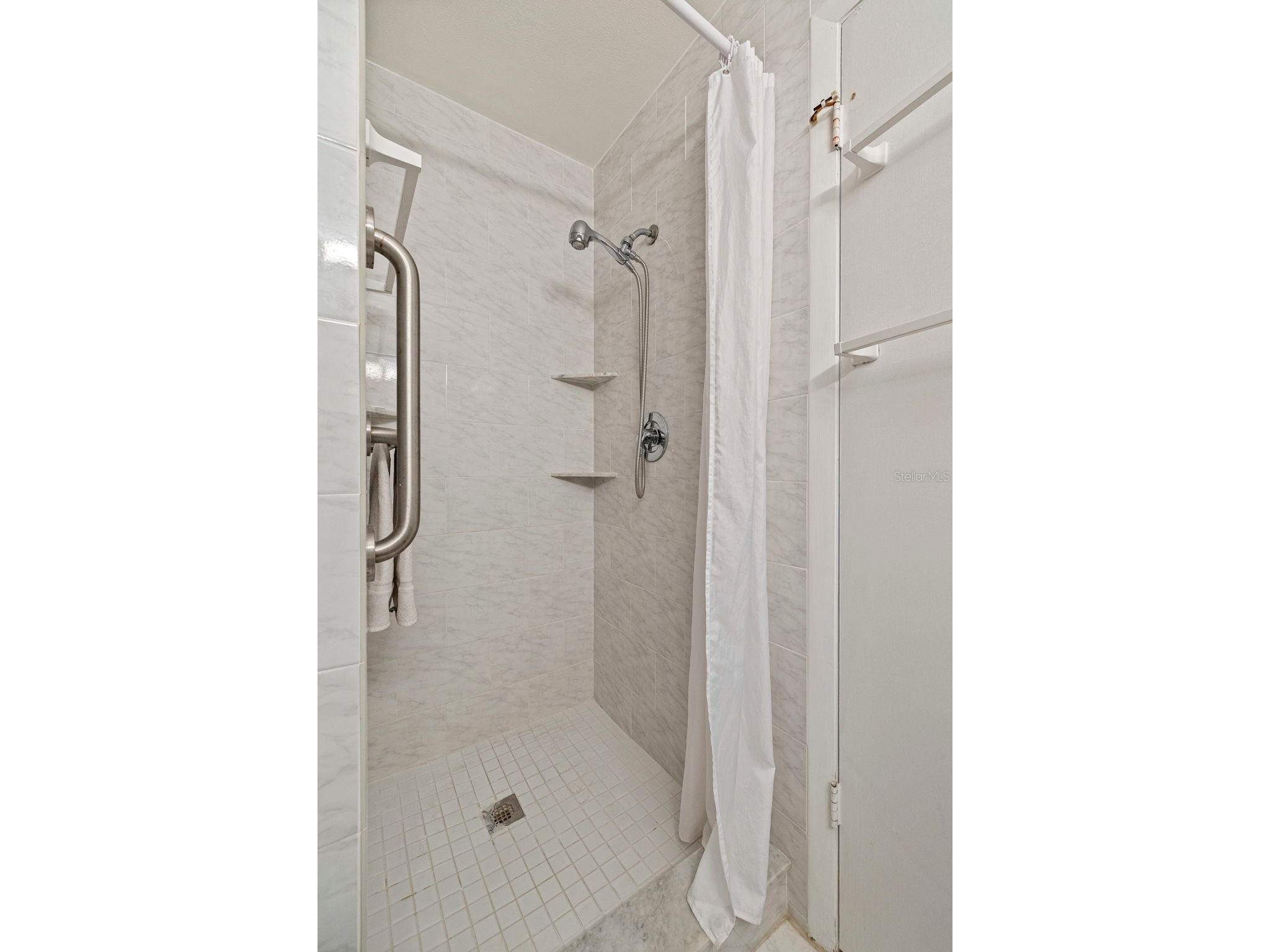 5975 Terrace Park Drive N #204 Saint Petersburg FL 33709 TB8510300 image22