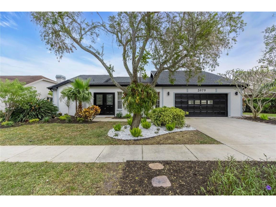 5979 Bay Lake Dr N Saint Petersburg FL 33708 A4628184 image1