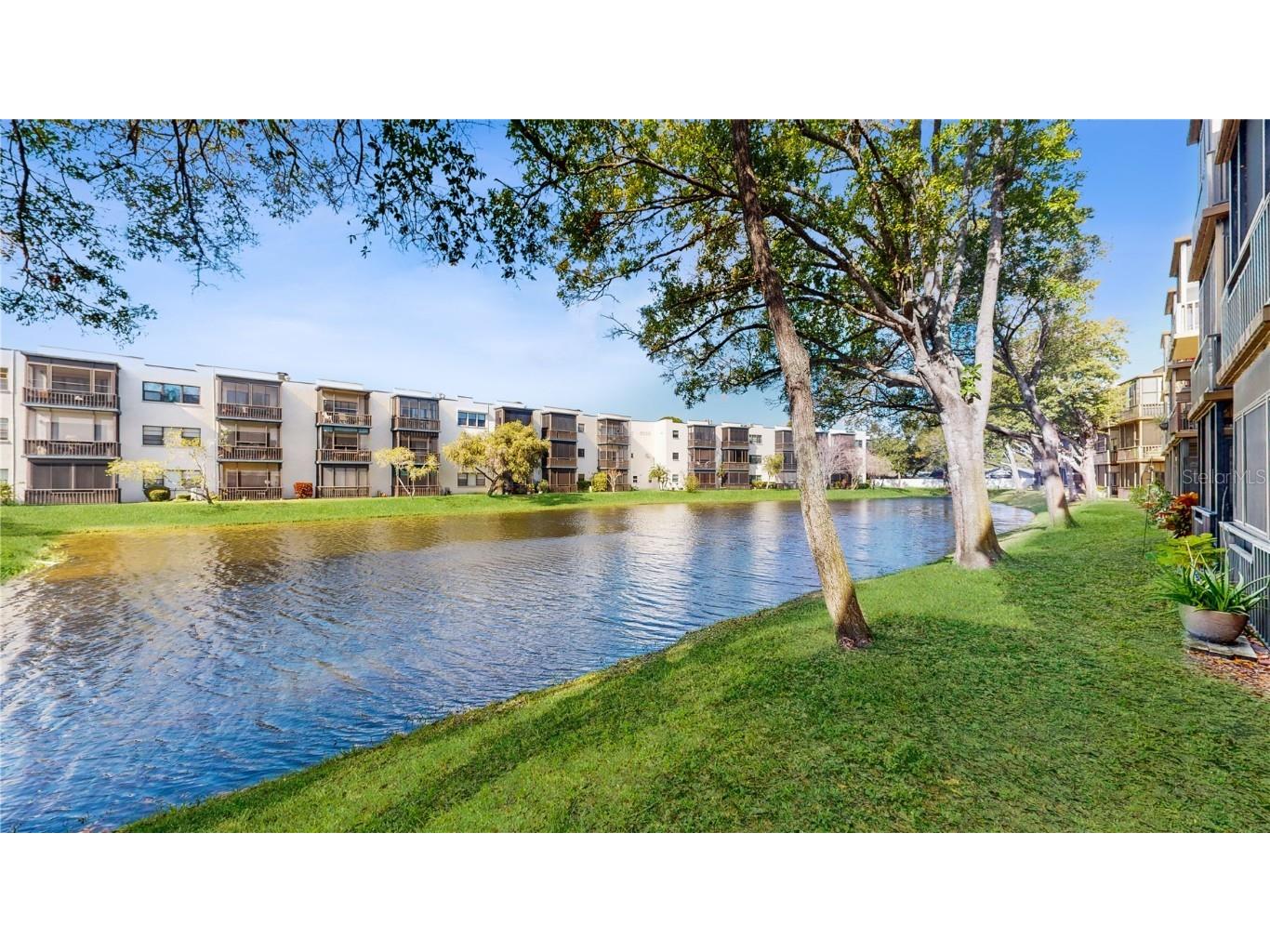 5980 Terrace Park Drive N #103 Saint Petersburg FL 33709 U8187275 image1