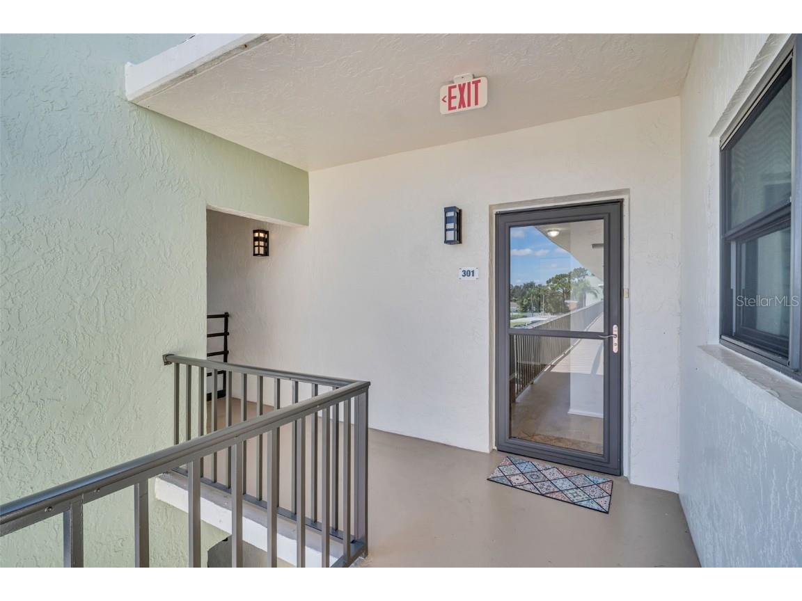 5980 Terrace Park Drive N #301 Saint Petersburg FL 33709 TB8426080 image1