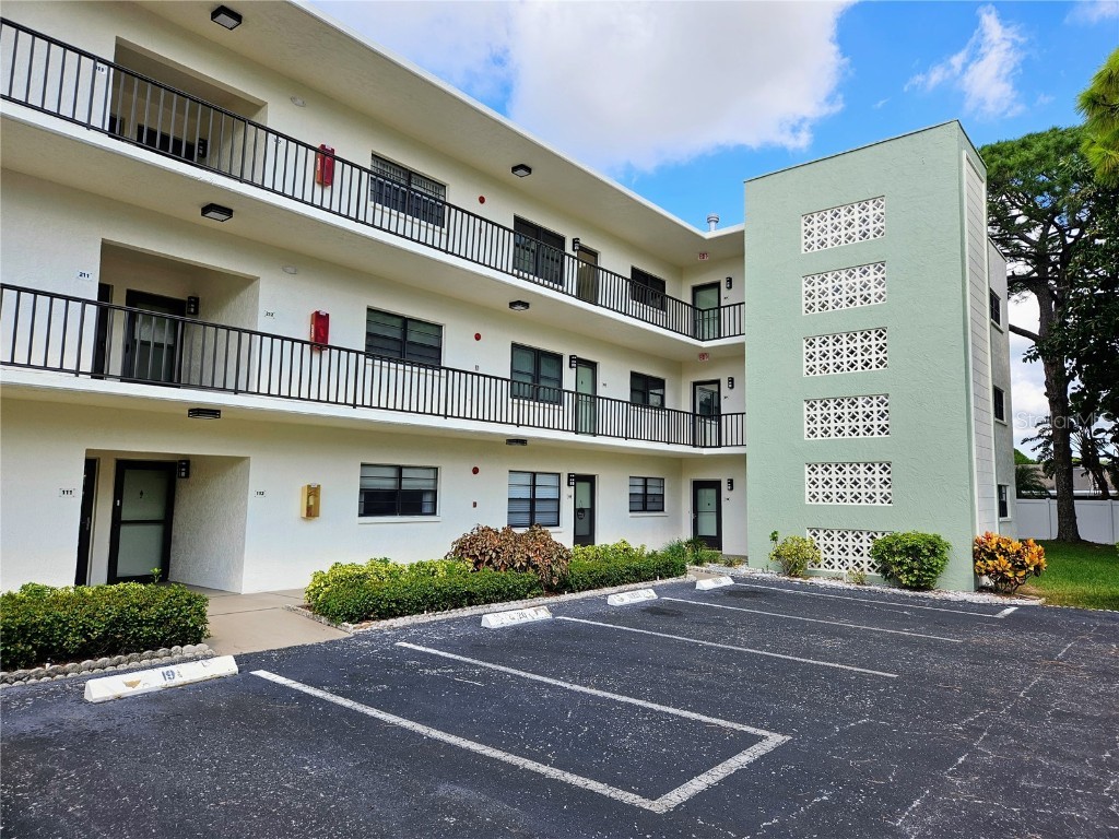 5980 Terrace Park Drive N #314 Saint Petersburg FL 33709 - POND U8213219 image1