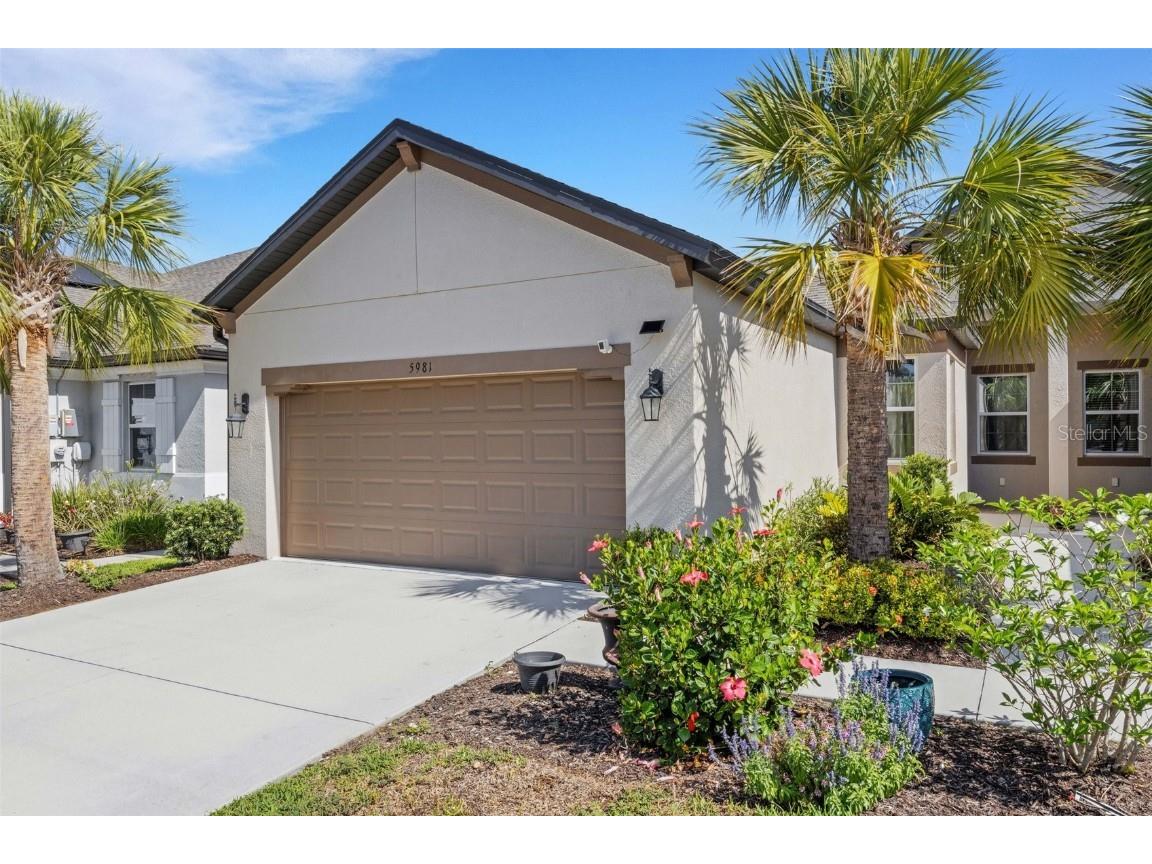 5981 Amberly Drive Bradenton FL 34208 A4656955 image1