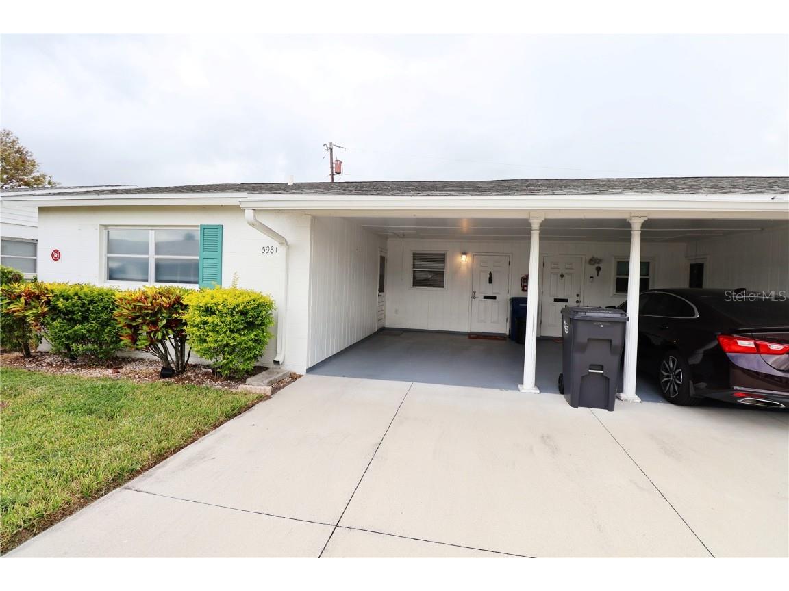 5981 Hibiscus Drive Bradenton FL 34207 A4667407 image1