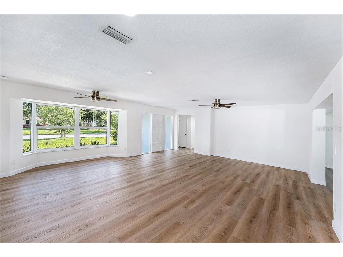 5984 30th Avenue N Saint Petersburg FL 33710 TB8416857 image3