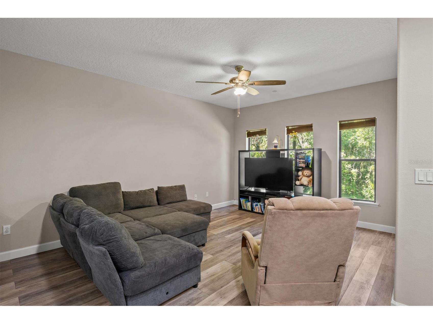 5986 Tivoli Gardens Boulevard Orlando FL 32829 P4938503 image8
