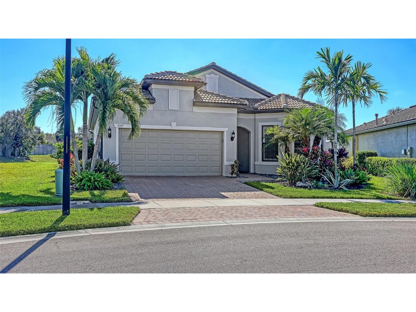 5987 Snowy Egret Drive Sarasota FL 34238 A4672568 image1