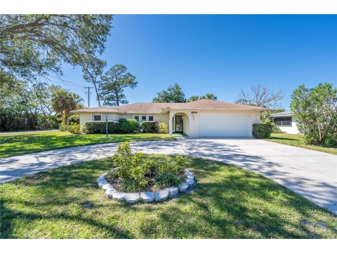 5988 Larchwood Avenue Sarasota FL 34231 A4561383 image1