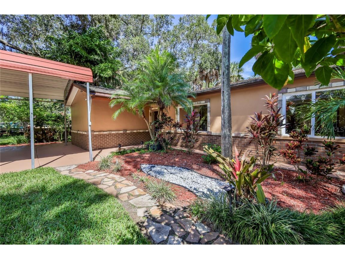 5989 Palm Creek Drive Weeki Wachee FL 34607 W7878358 image1