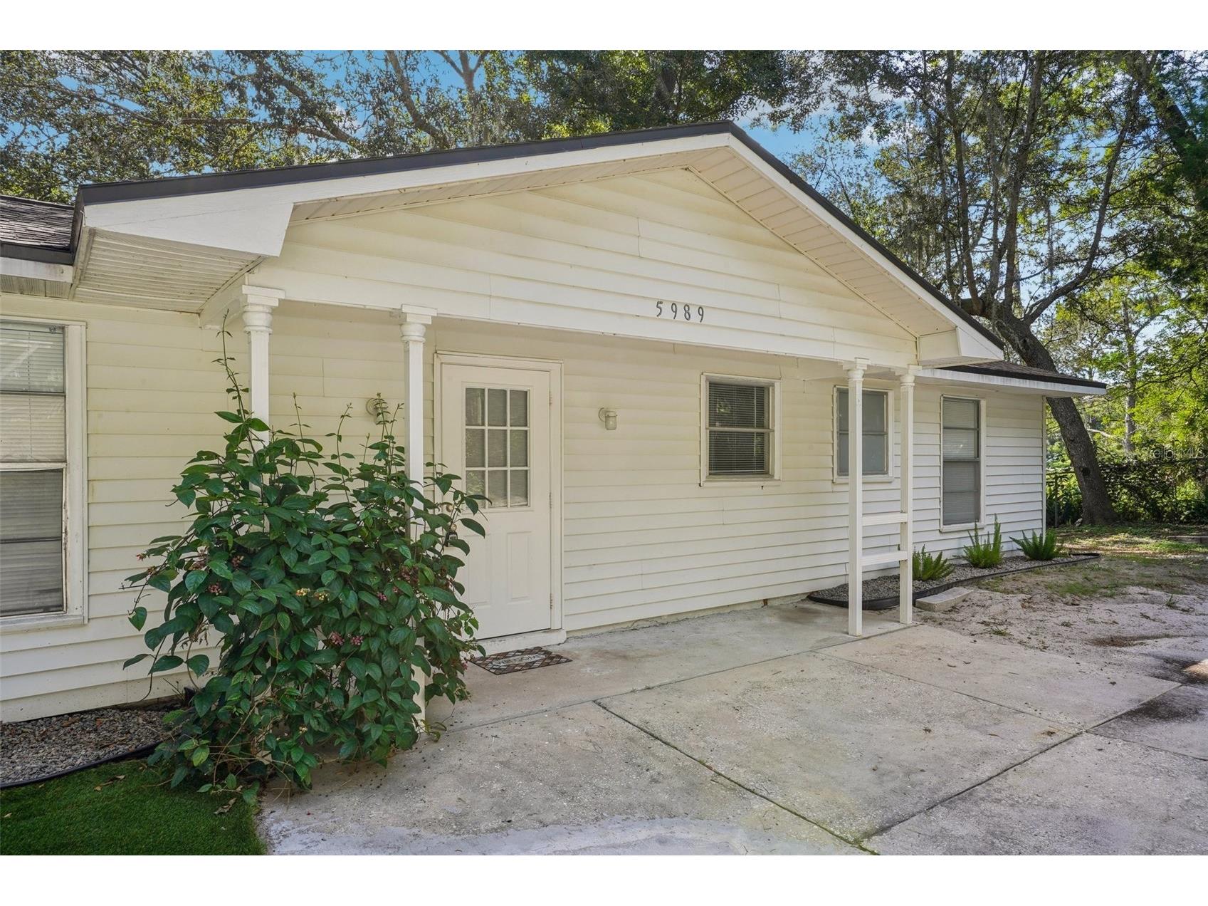 5989 SE 159th Court Ocklawaha FL 32179 G5100641 image1