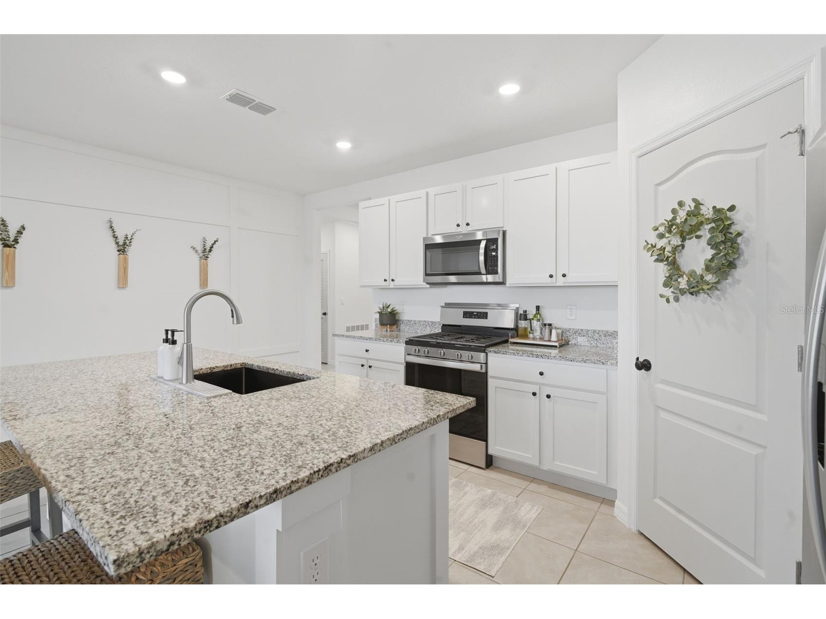 599 Lazio Circle Debary FL 32713 V4948025 image4