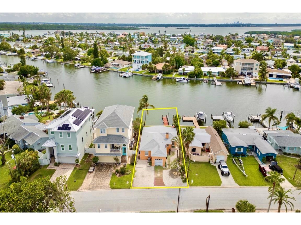 599 S Bayshore Dr Madeira Beach FL 33708 - BOCA CIEGA BAY U8255643 image1