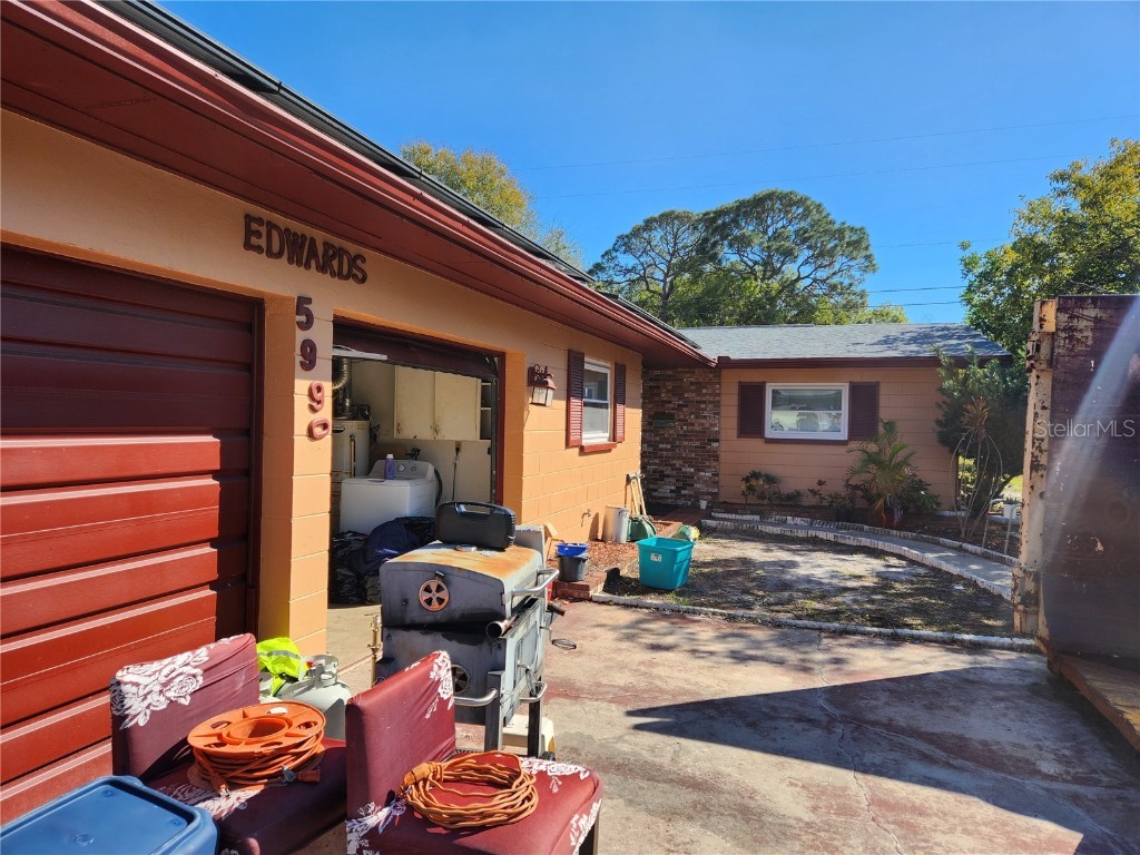 5990 8th Street S Saint Petersburg FL 33705 U8231039 image1