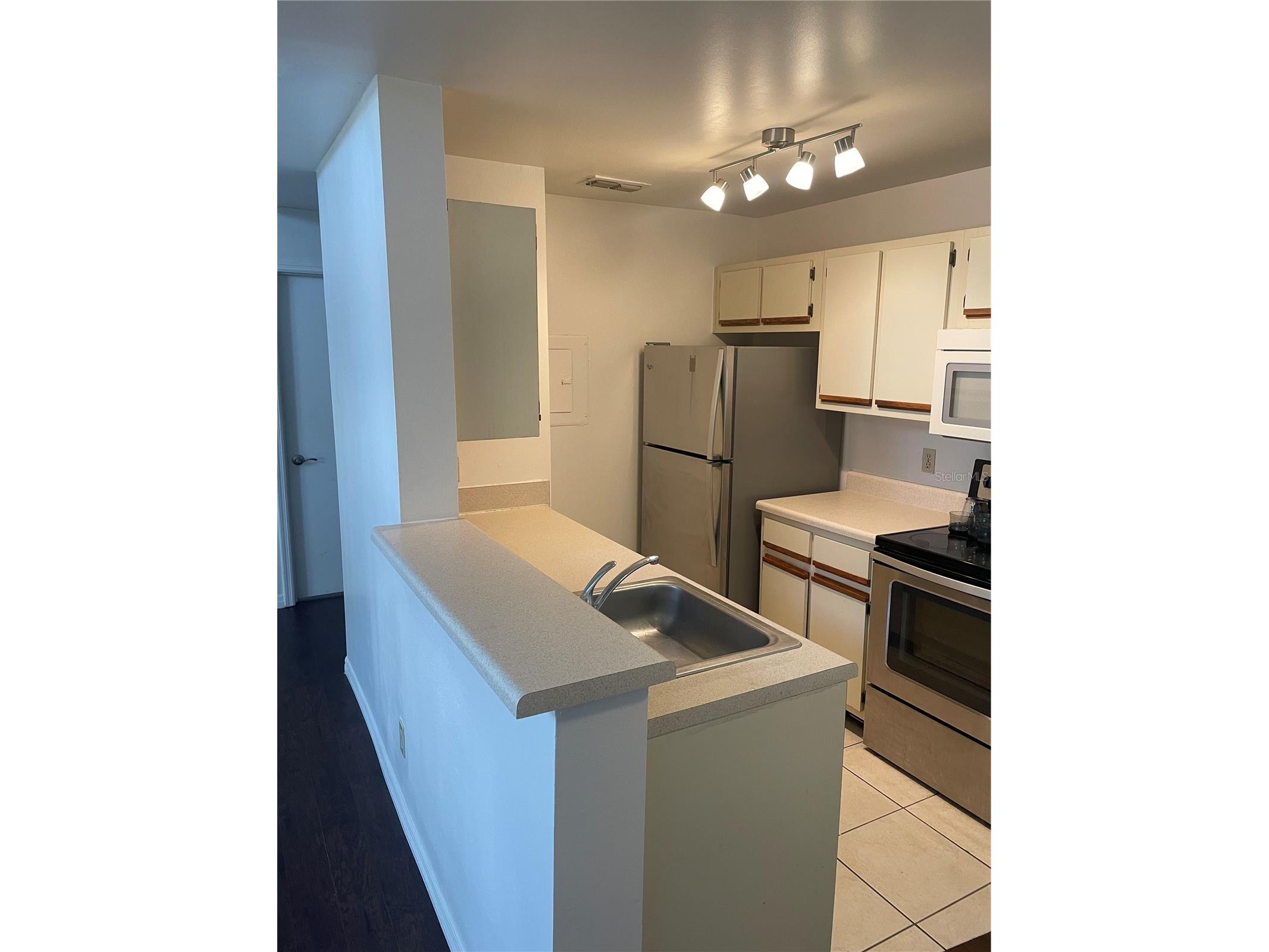 5992 Westgate Drive #302 Orlando FL 32835 G5109481 image3