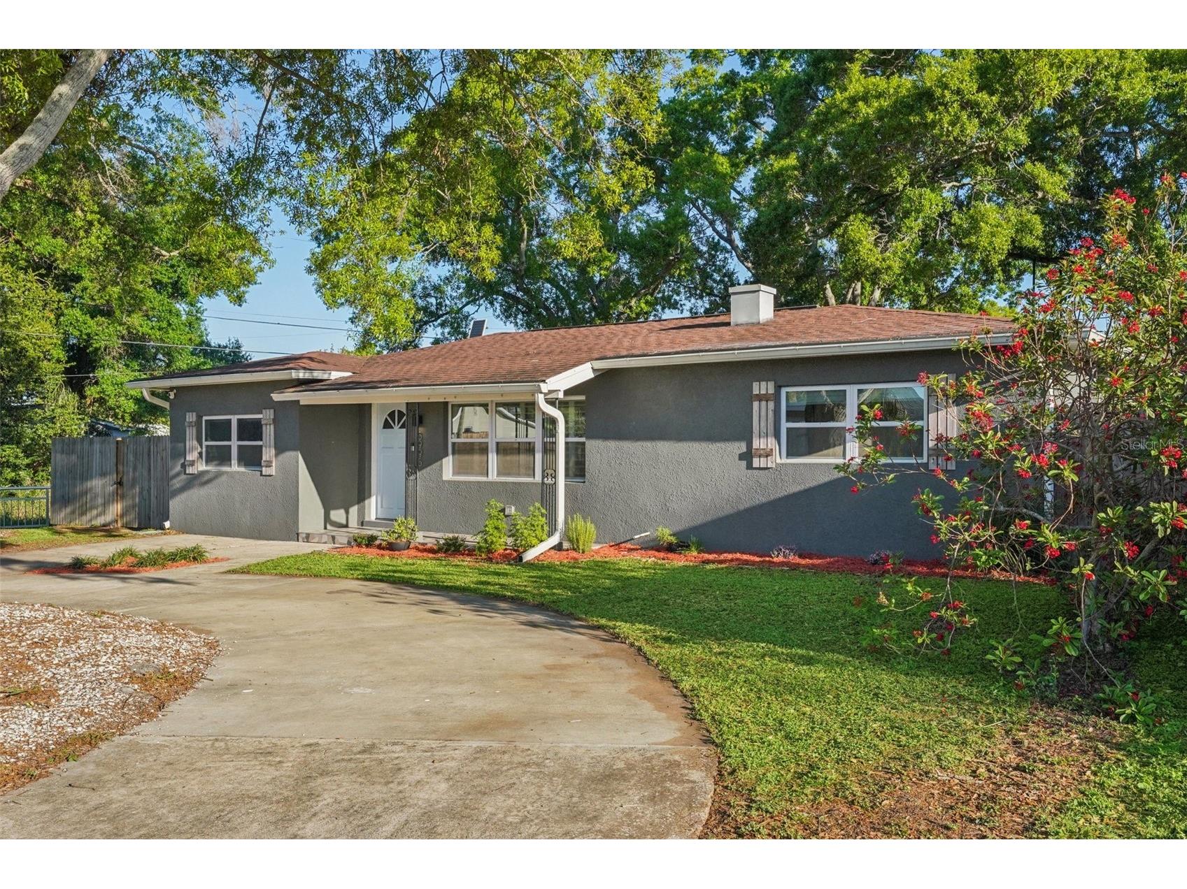 5995 44th Avenue N Saint Petersburg FL 33709 TB8489057 image1